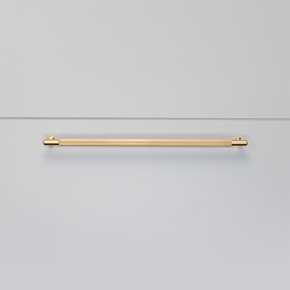 BP Pull Bar Linear Large Brass Front